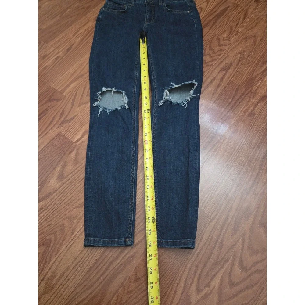 Free People Distressed Skinny Jeans Dark Wash‎ Indigo Knee Rips W27R OB583769